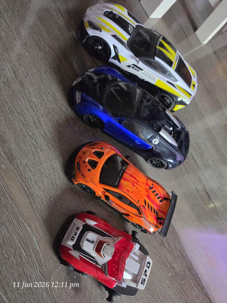 Bundle of race cars