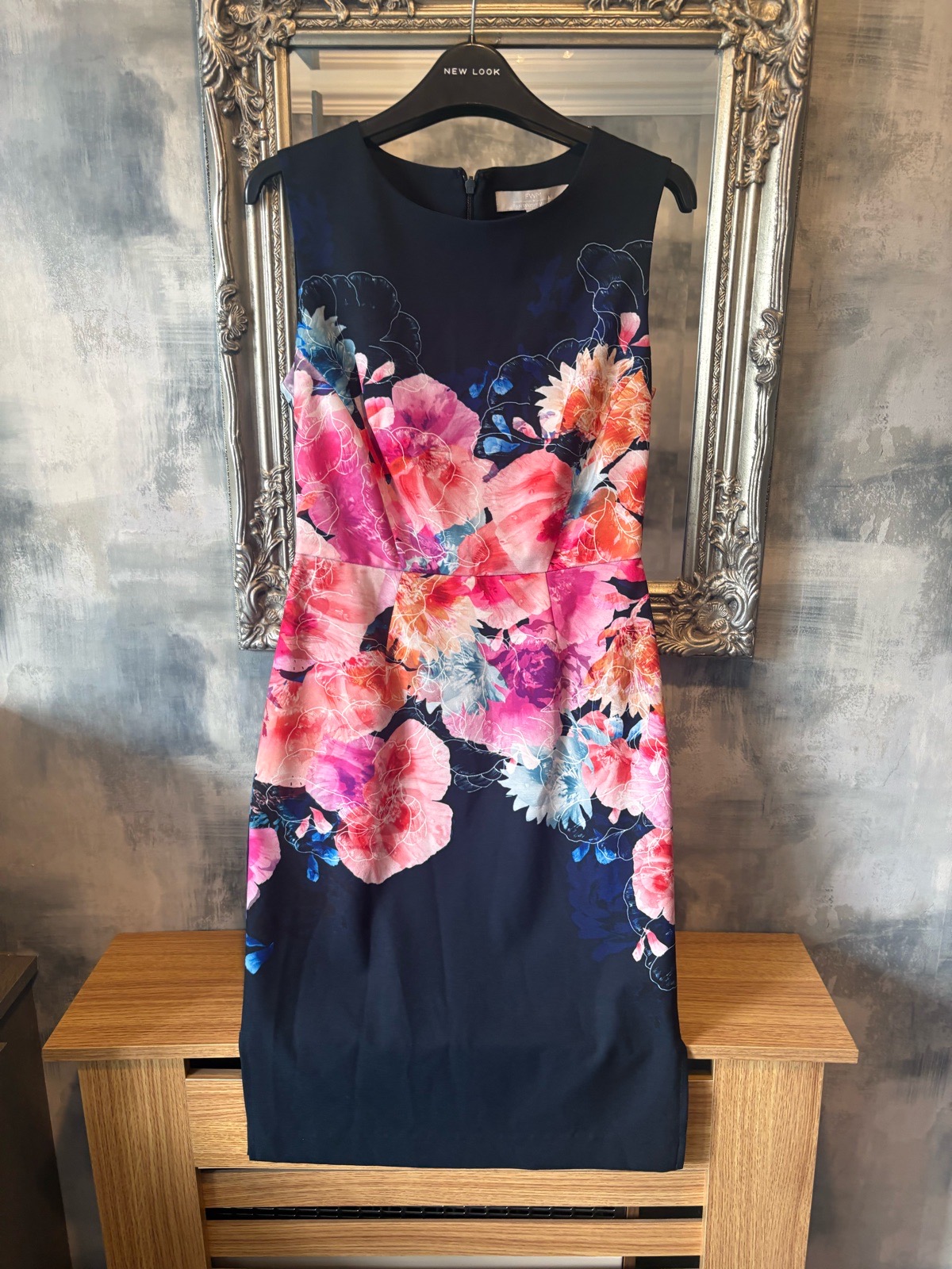Ladies Fenn wright Manson dress , size 8 perfect