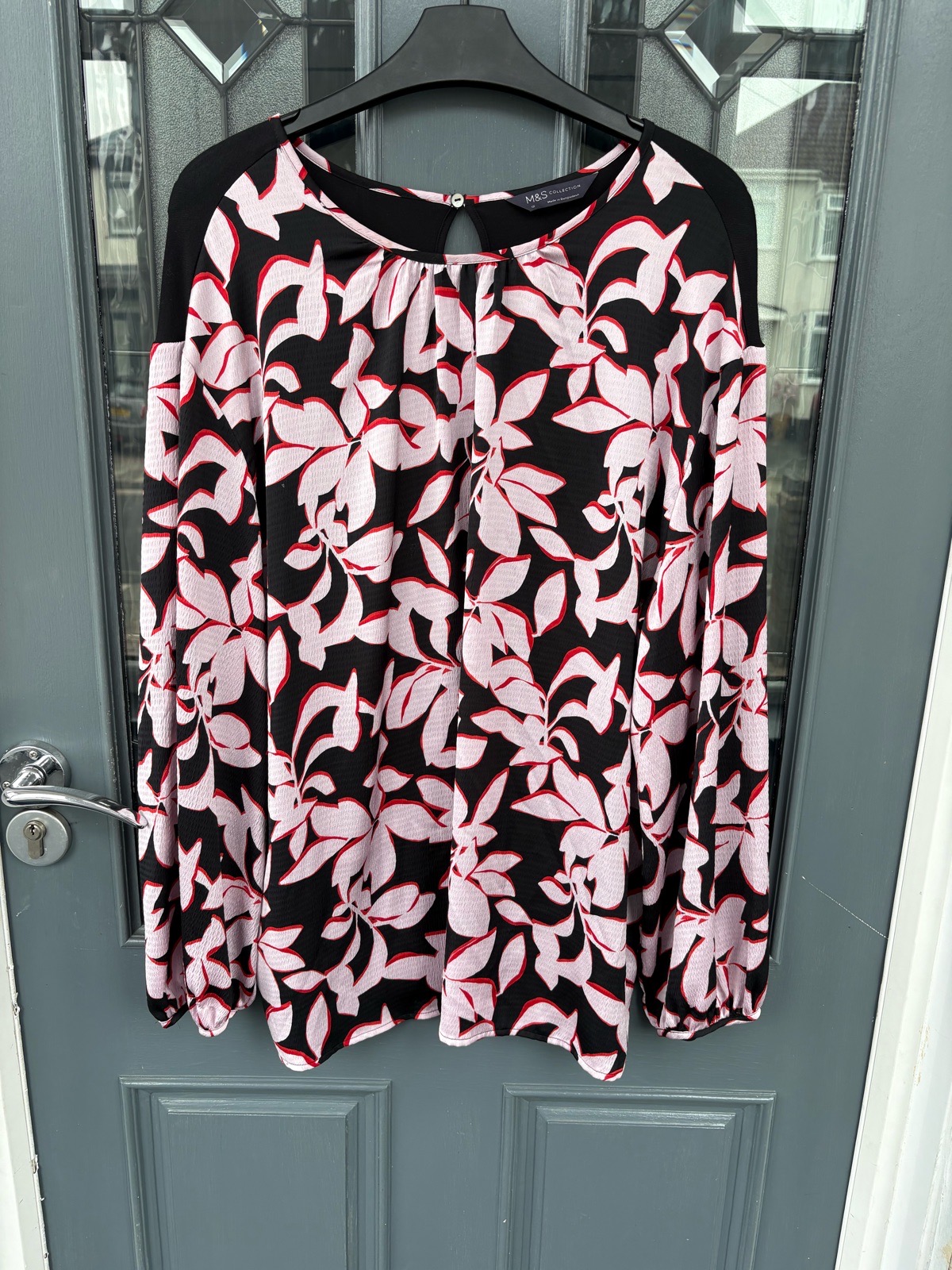 Ladies marks and Spencer’s too size 12 , very good condition