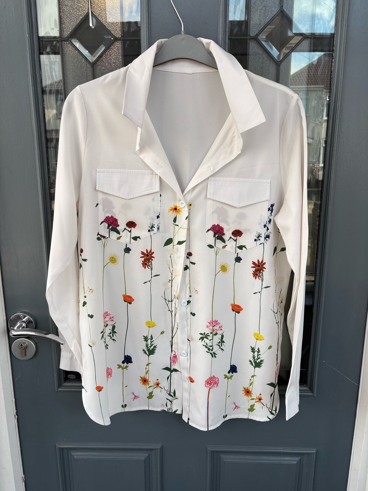 Ladies blouse size medium , very good