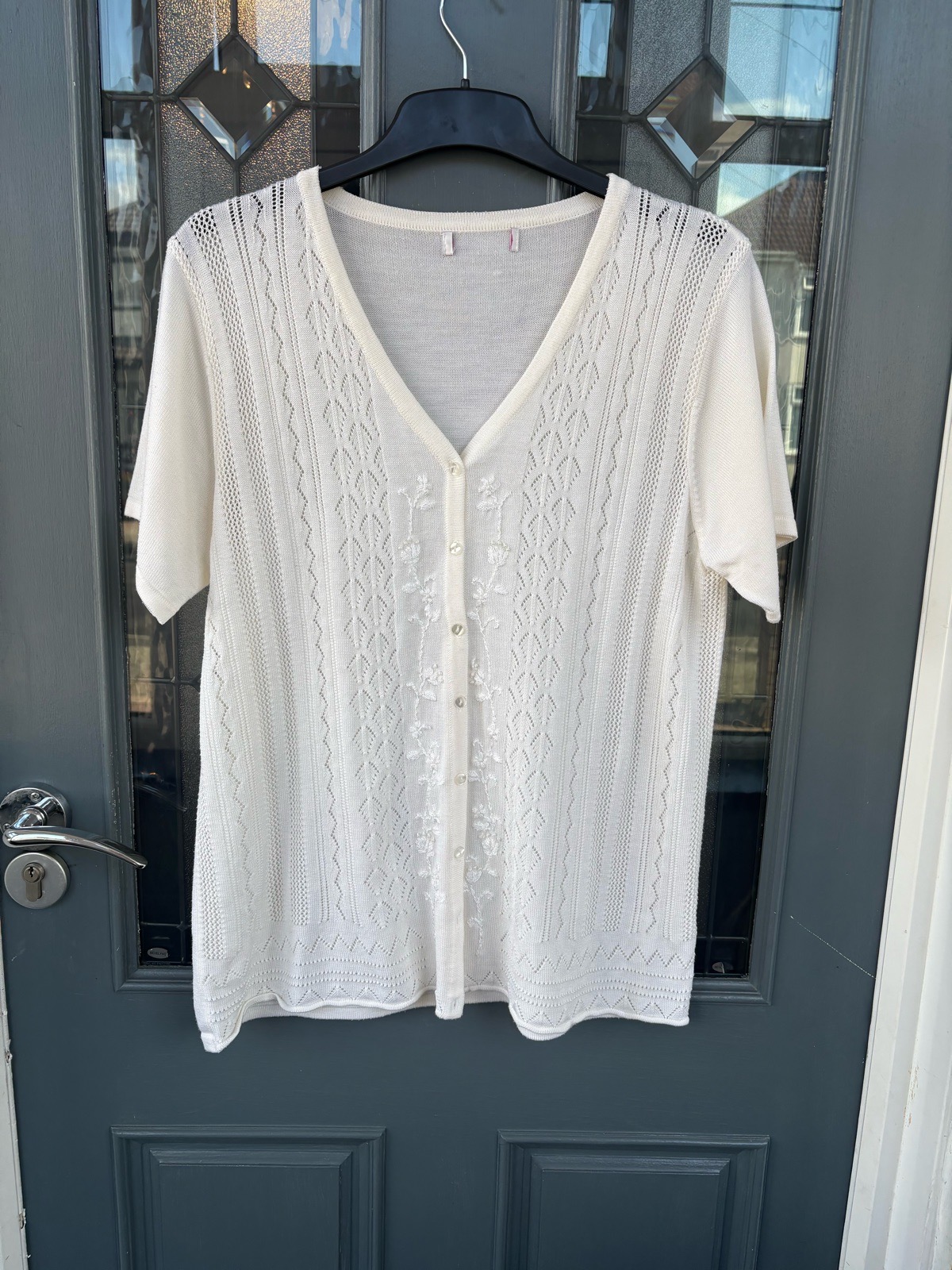 Ladies vintage short sleeved cardigan size, cream v neck