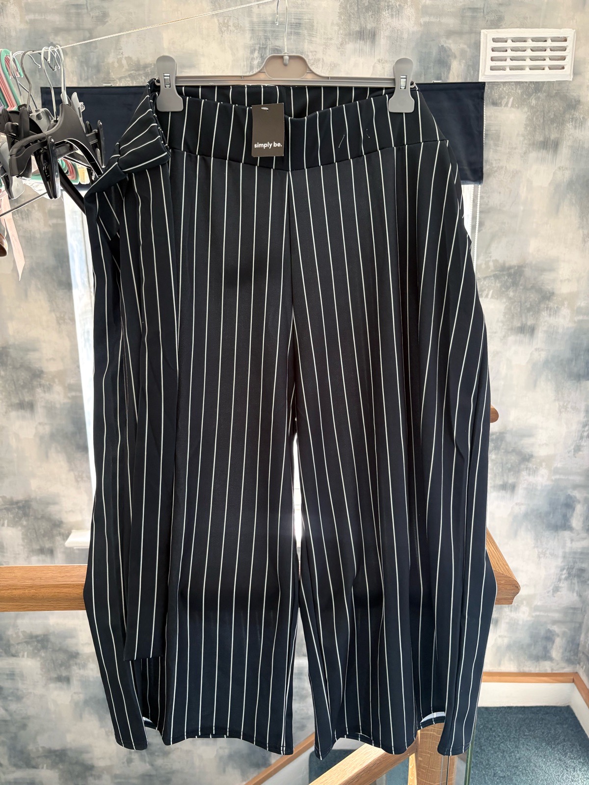 Ladies trousers size Xxl 26 , cropped wide leg