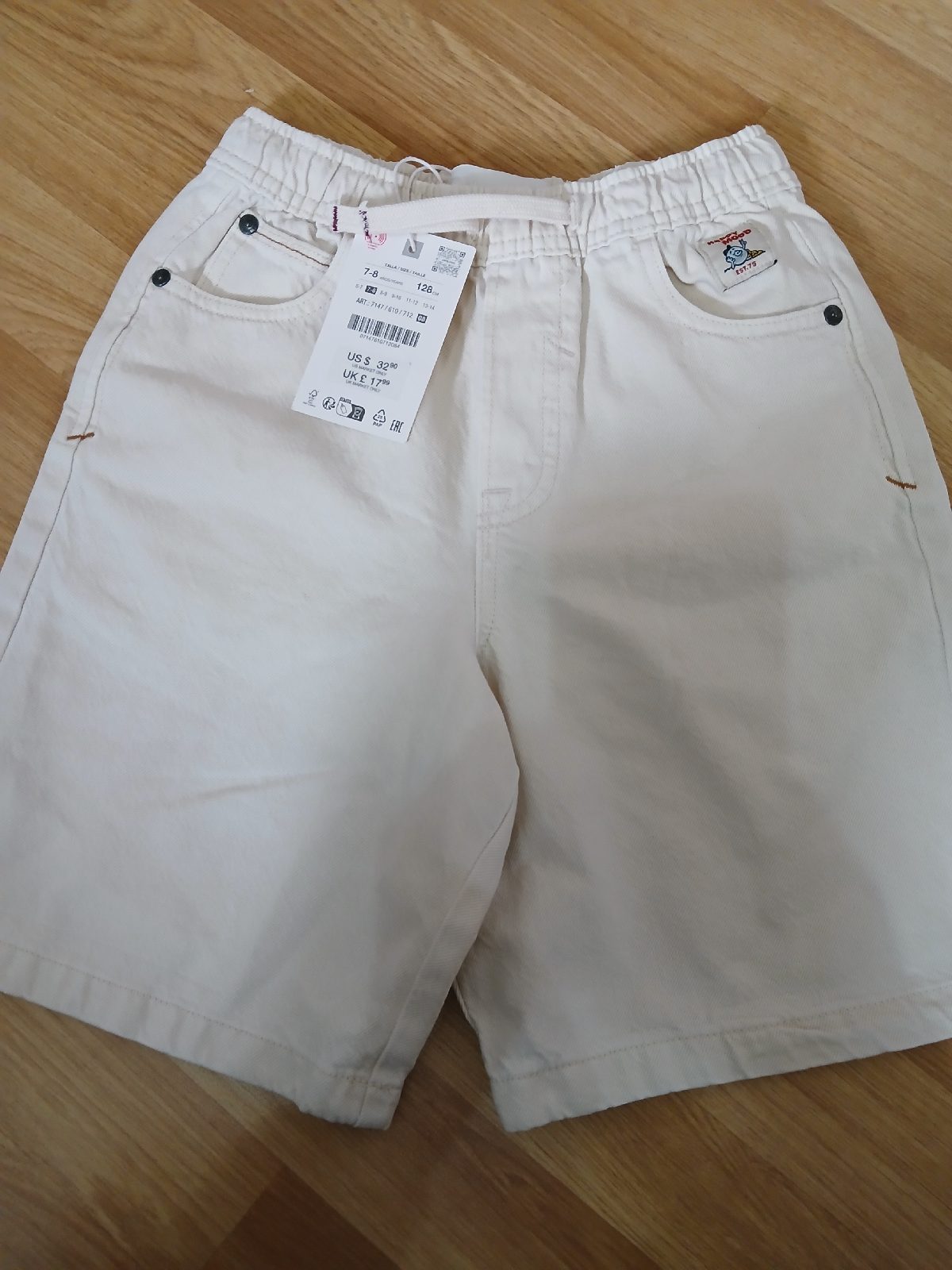 Zara  boy  shorts 7-8 year