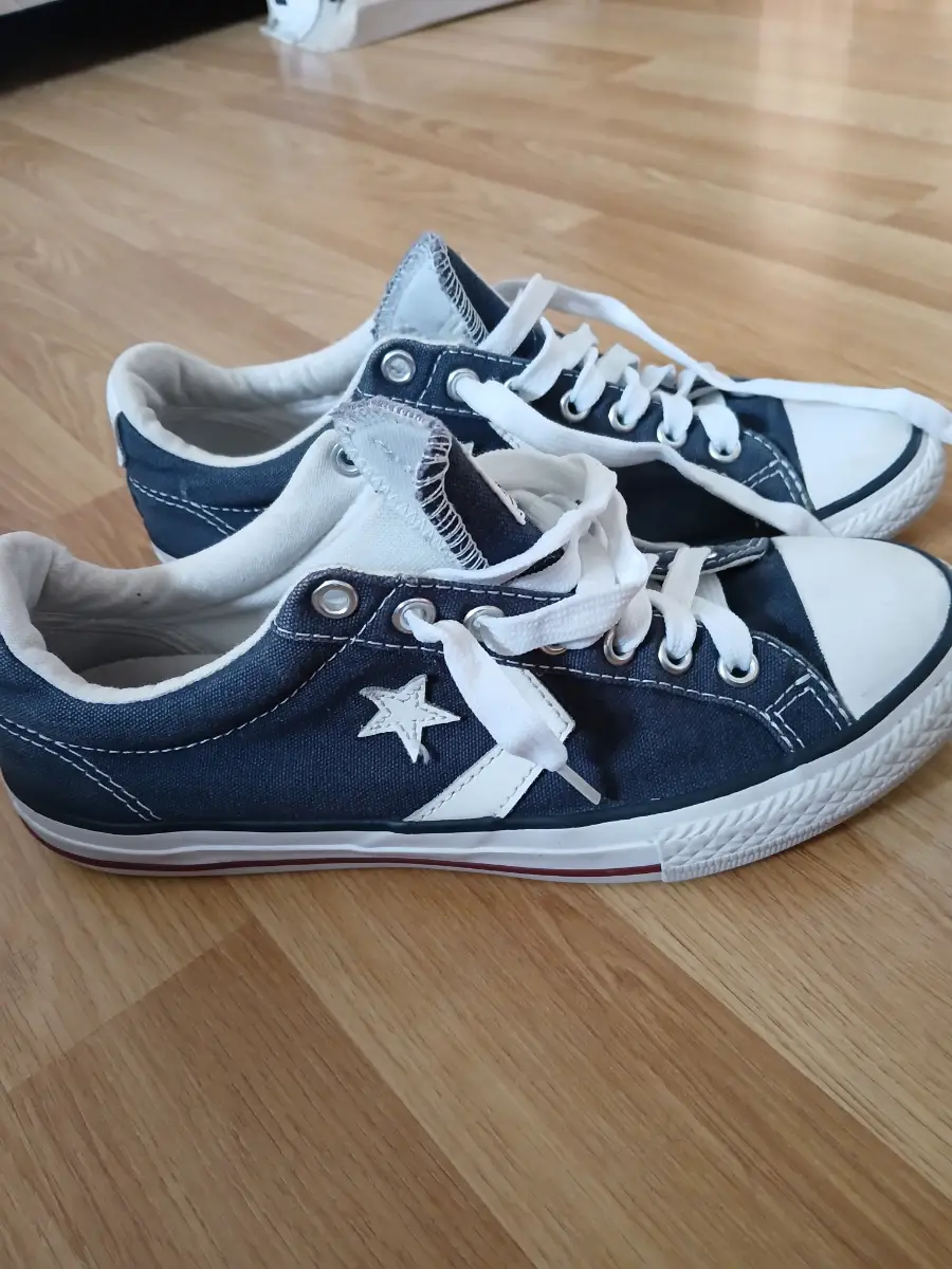 Converse woman trainers 4.5 size