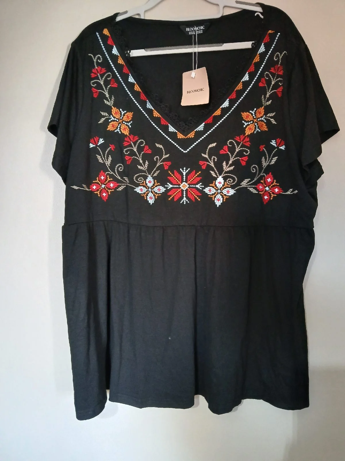 Bloomchic woman  soft  top