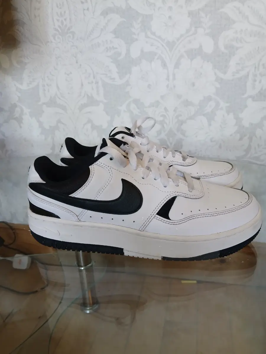 Nike Gamma  Force woman  trainers
