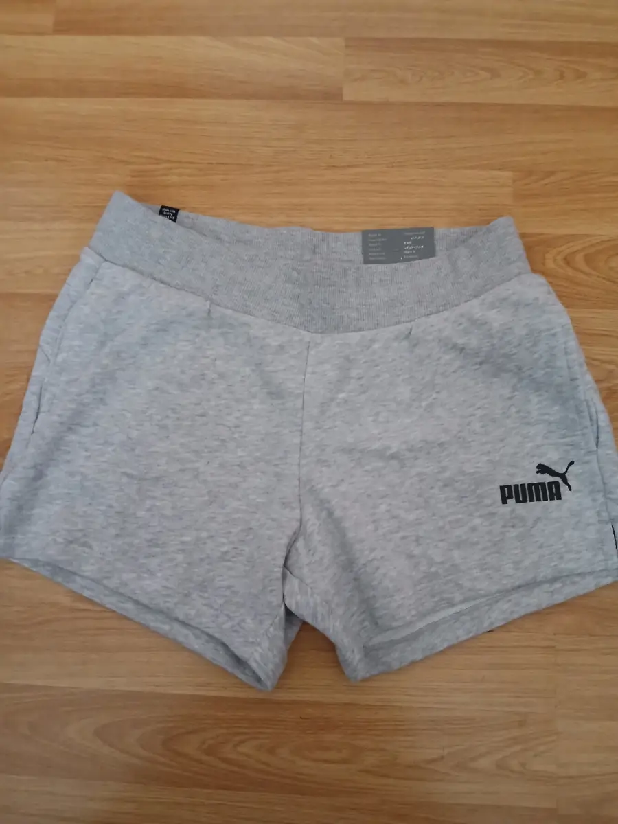 Puma  women  shorts  10 size