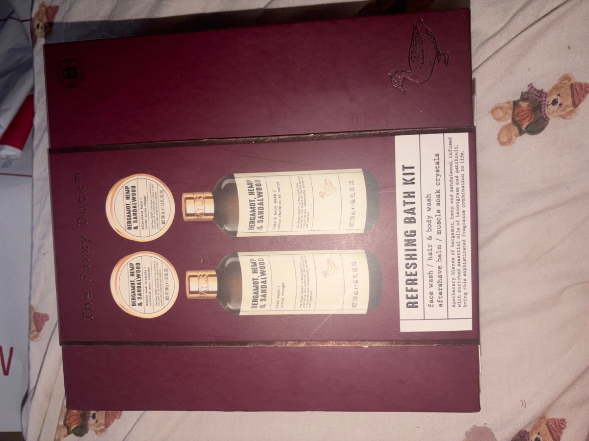 the fuzzy duck — bergamot hemp & sandalwood refreshing bath kit — new sealed