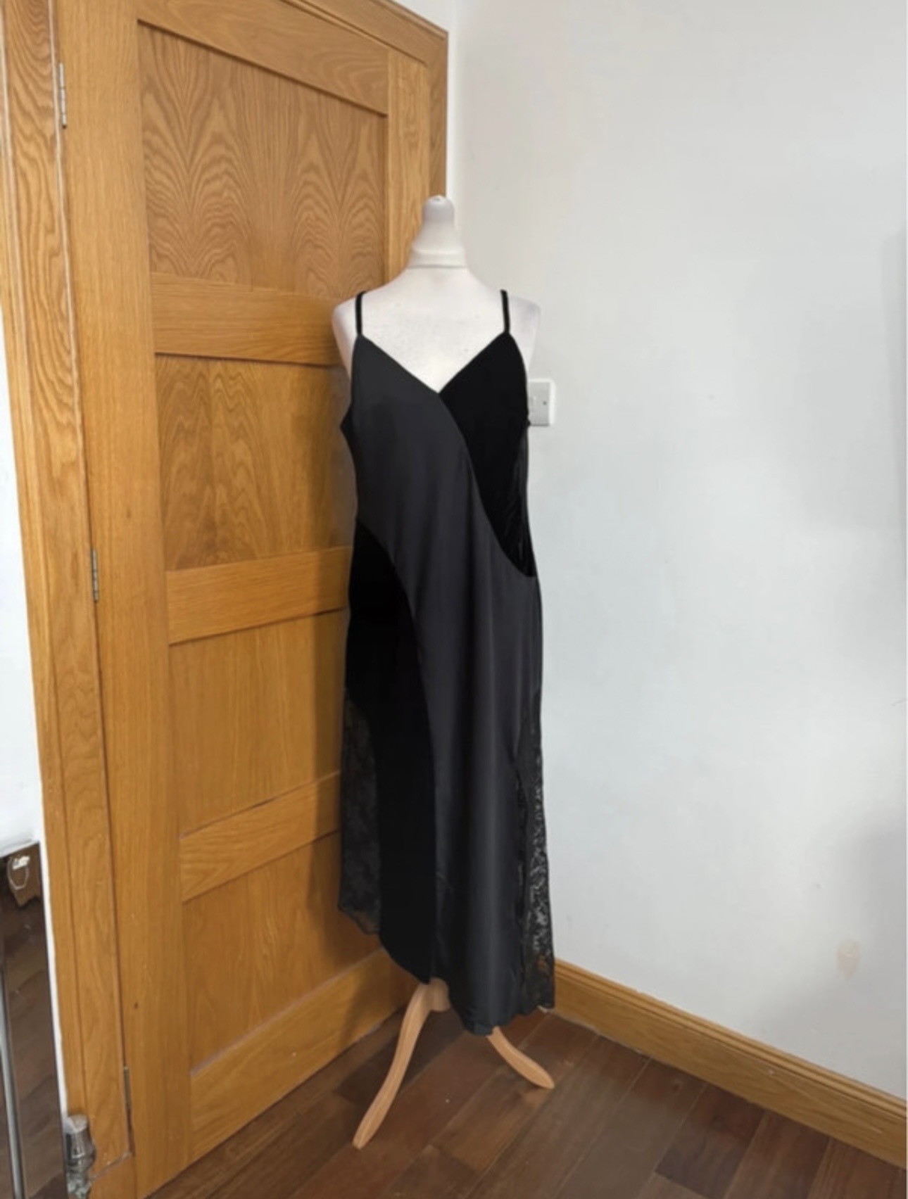 River Island Signature To Go Satin Velvet and Lace Slip Dress Colour Black Size 16