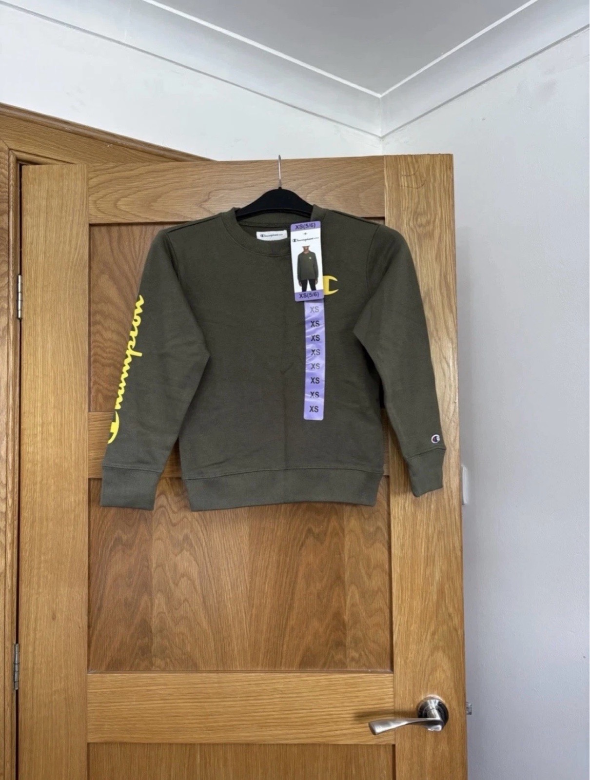 Champion Elite crew neck jumper Colour Cargo Olive Size XS 5-6 Years