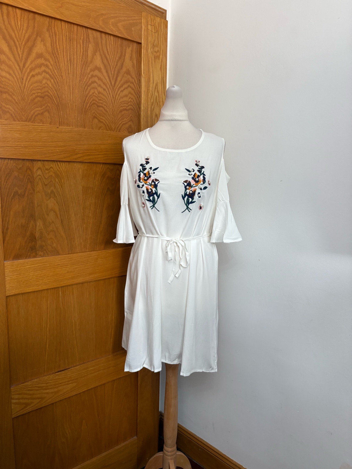 Ali-88 cold shoulder short sleeve tunic dress One Size 8-12 Colour Off White