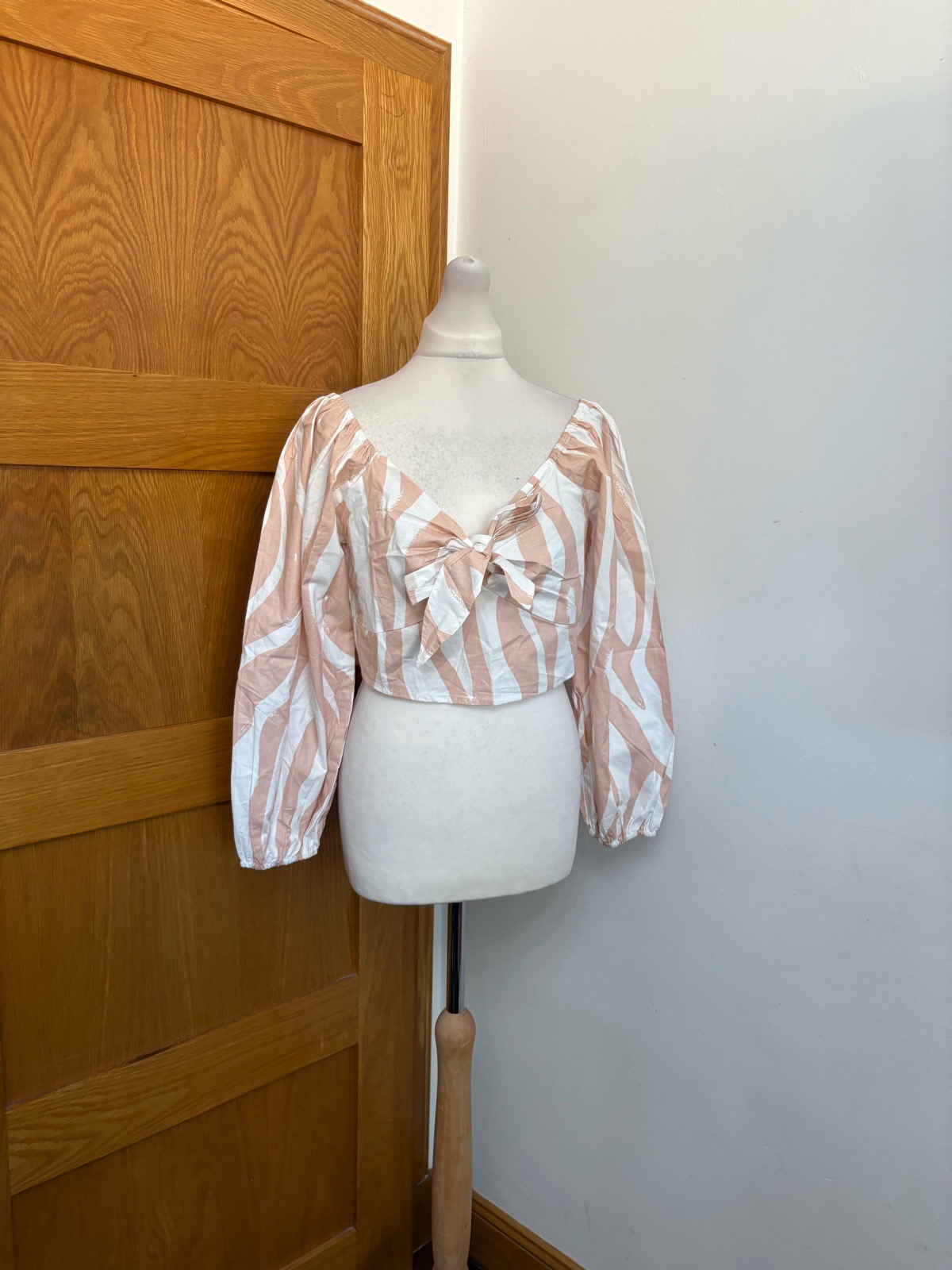 Influence 3/4 Sleeve Crop Top Colour Rose/ White Size 8
