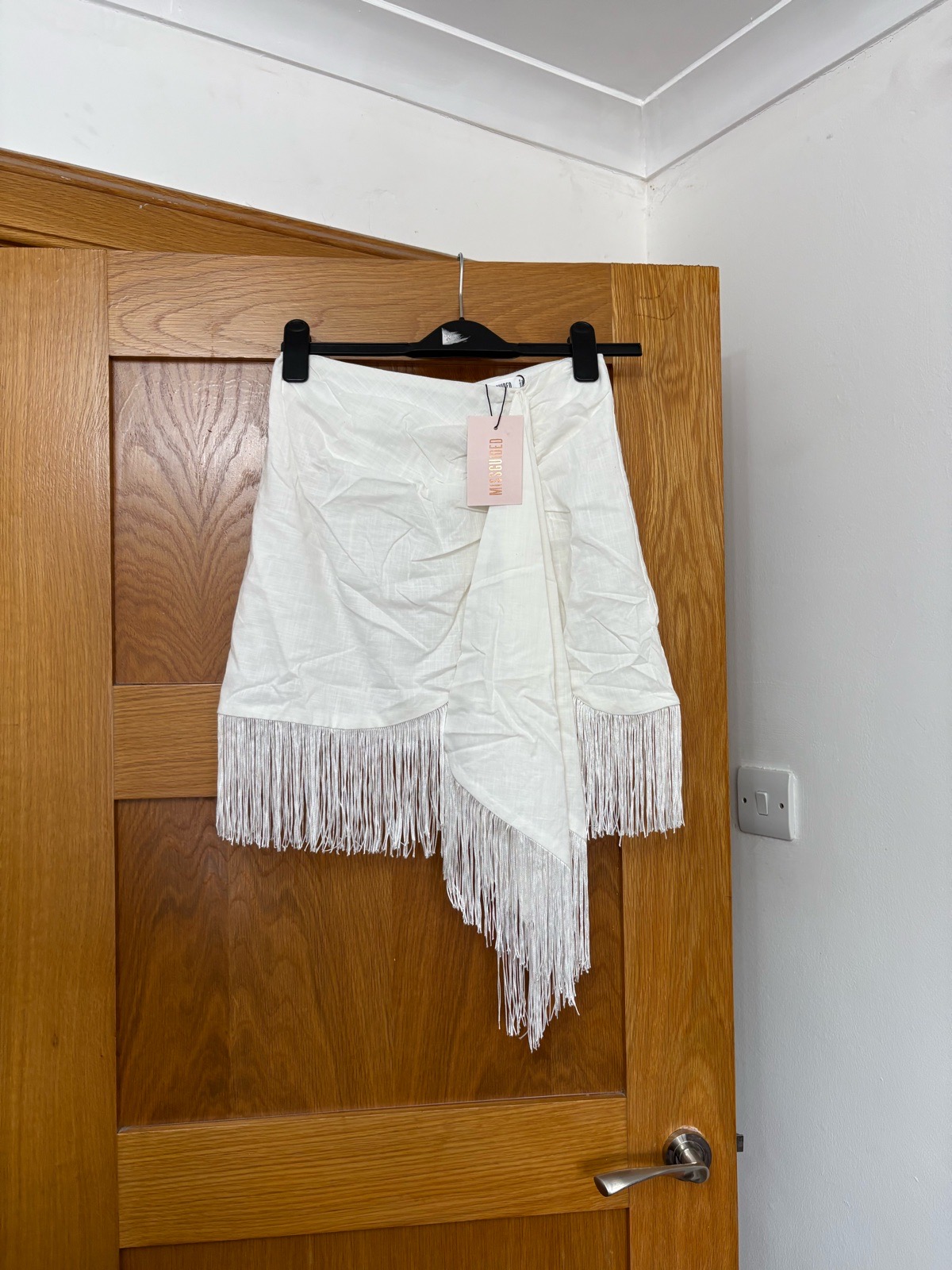 Missguided Linen Look Fringe Hem Mini Skirt Colour White Size 6