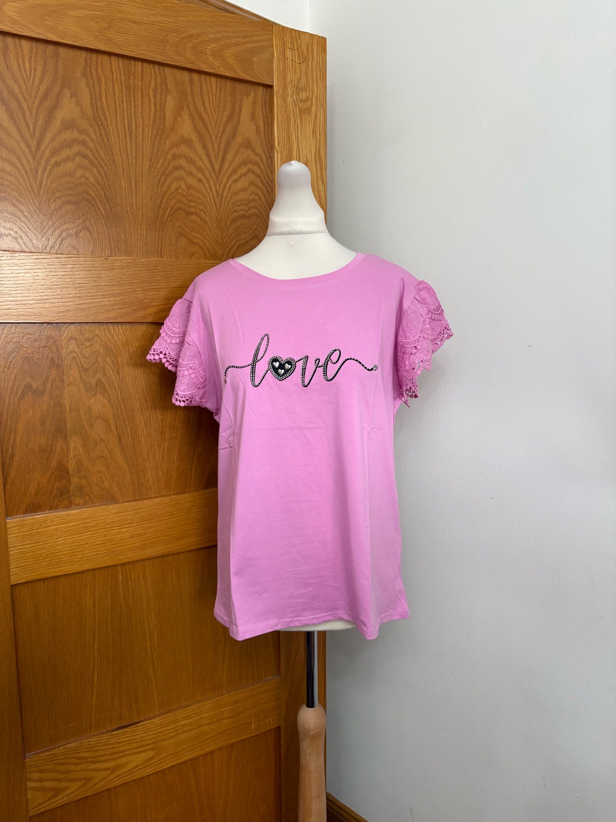 Evelin Broderie 'Love' Short Sleeve Top Colour Pink Size XL/XXL