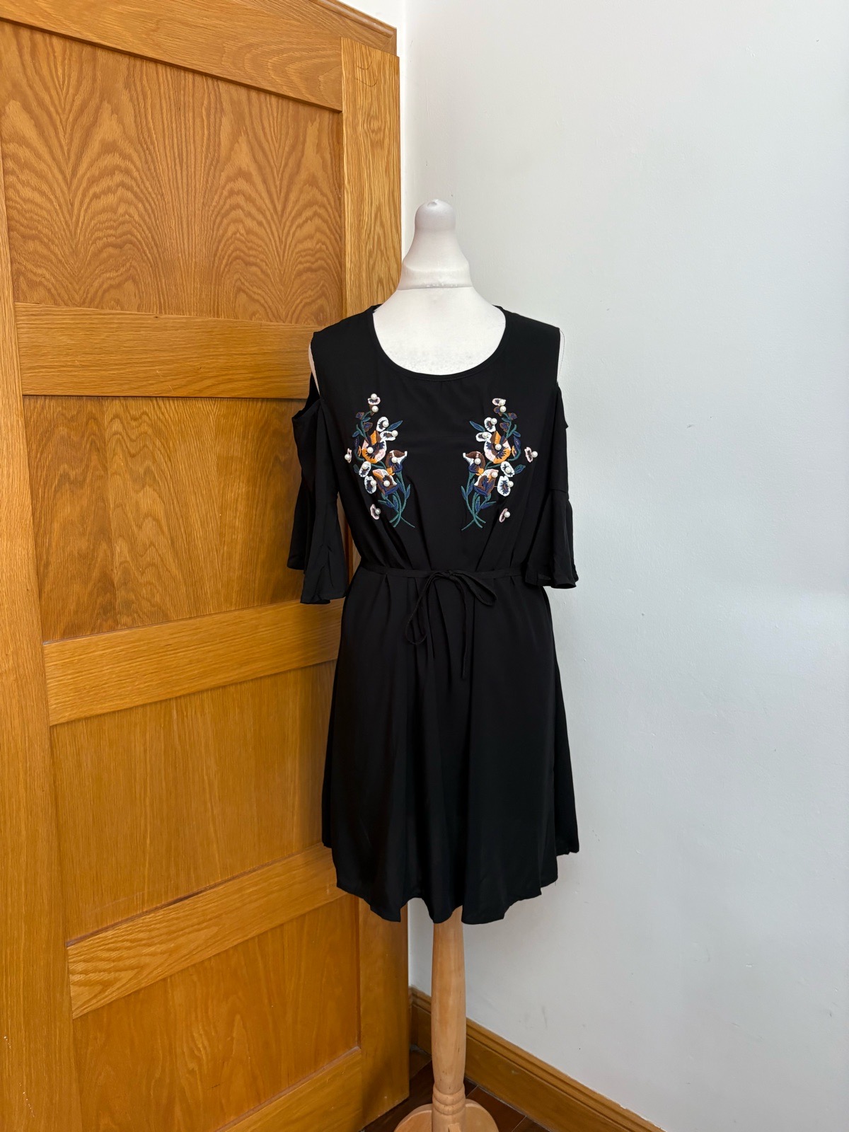 Ali-88 cold shoulder short sleeve tunic dress One Size 8-12 Colour Black