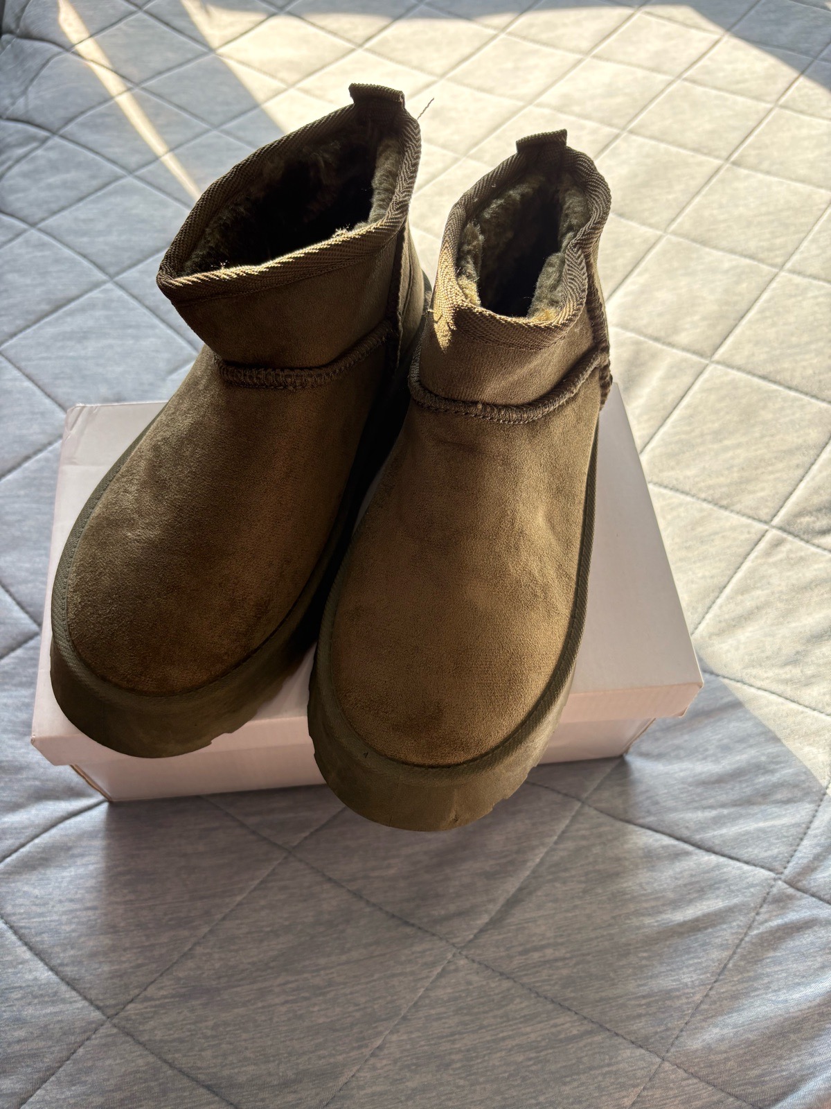 Unbranded Fleece lined Slipper Boots Colour Green Size 38 UK Size 5