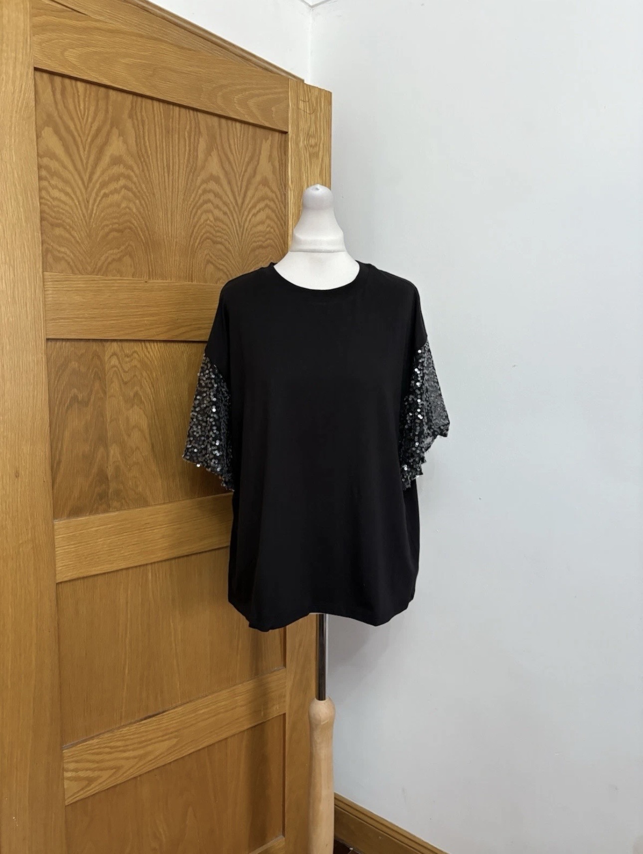 River Island Sequin Flutter Sleeve Short Sleeve Top Colour Black Size L