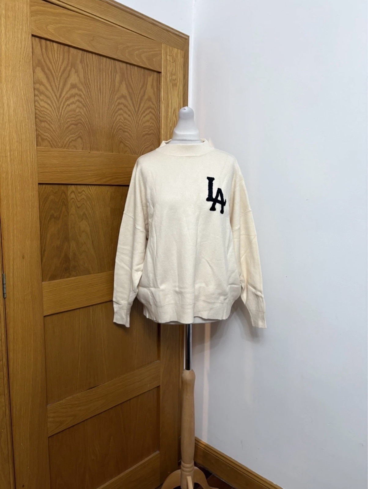 Enzoria 'Los Angeles' Embossed Jumper Colour Beige One Size 12-20
