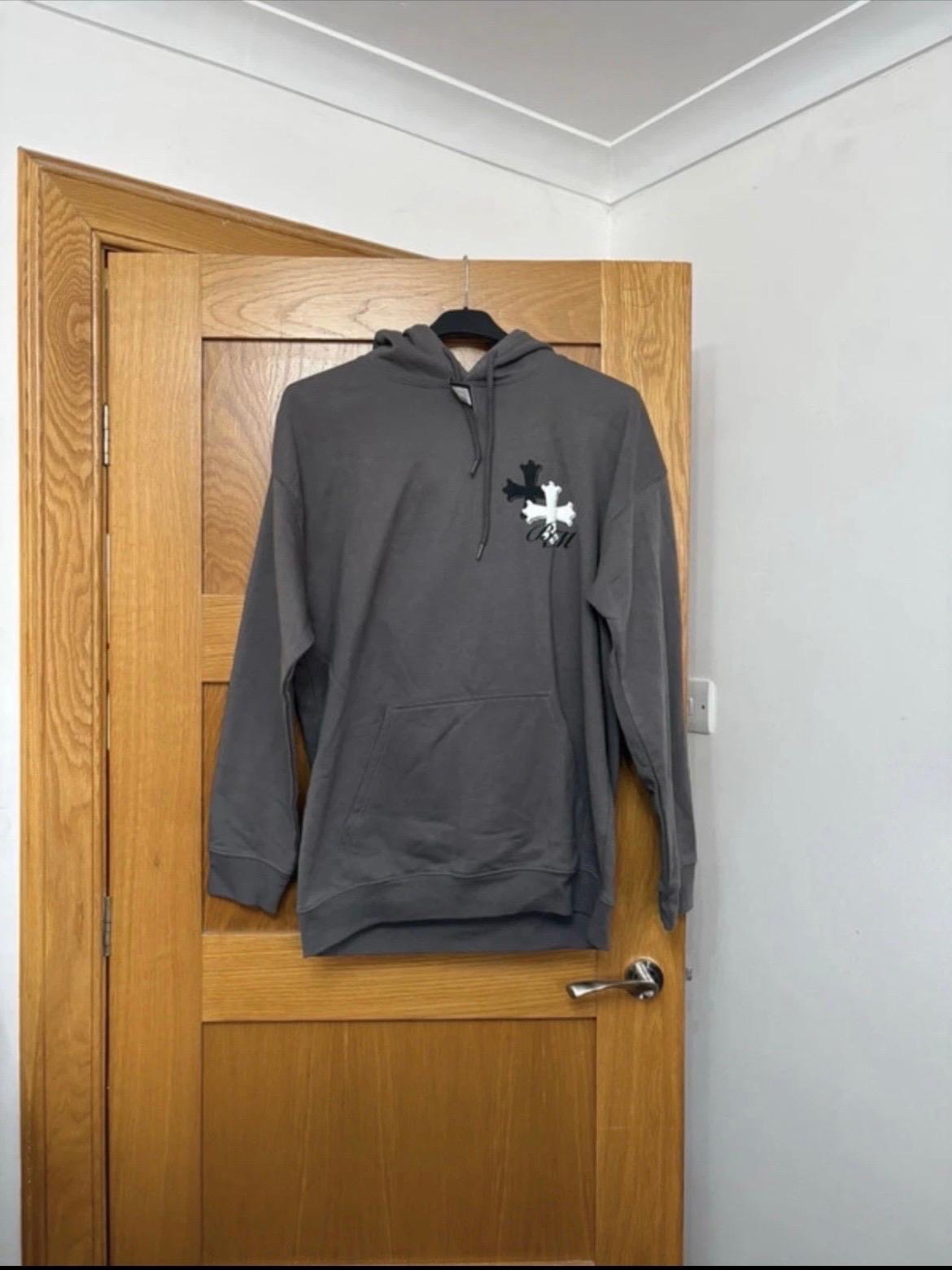 BoohooMan Oversized Cross Badge Hoodie Colour Grey Size S