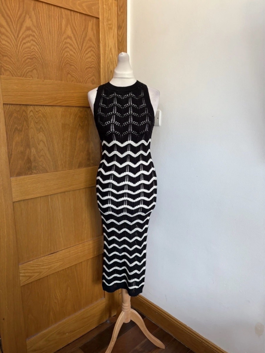 AX Paris Zig Zag Knitted Dress Colour Black/White Size S/M UK Size 8-10