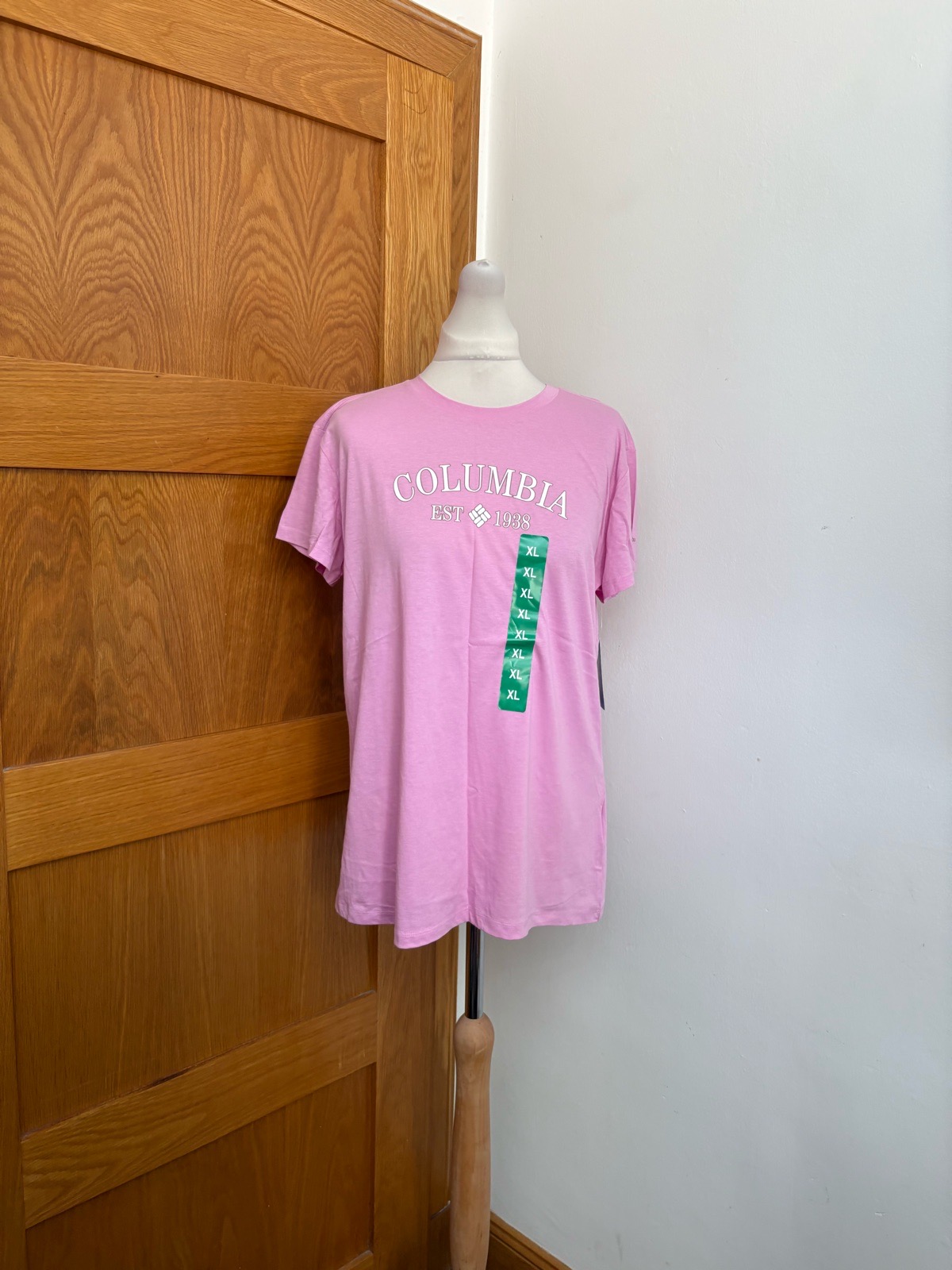 Columbia Short Sleeve T-Shirt Colour Cosmos Size XL