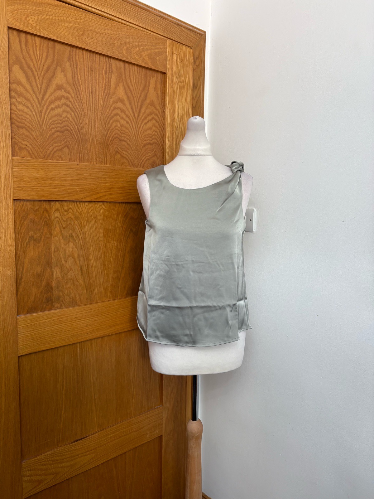 Vero Moda Rita Satin Knot Top Colour Green Bay Size XS