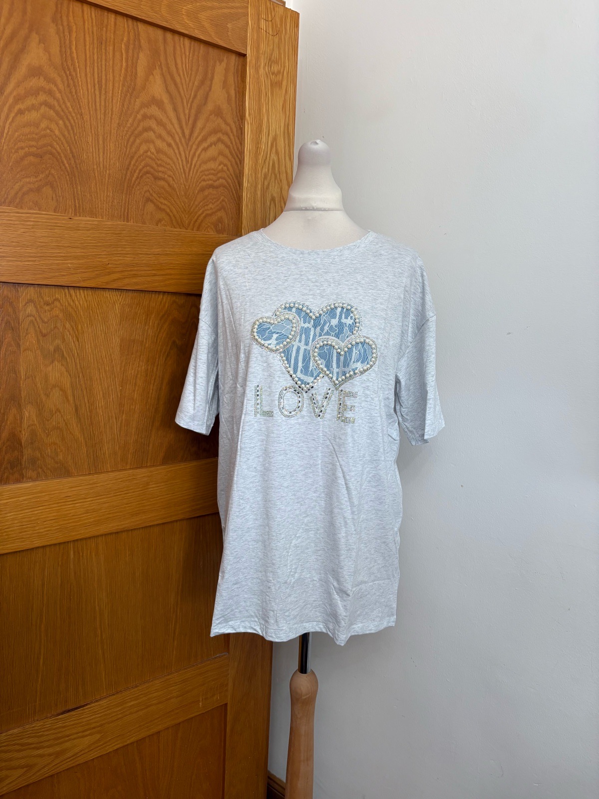 Zeva 'Love' Pearl Short Sleeve T-Shirt Colour Grey Size XL/XXL