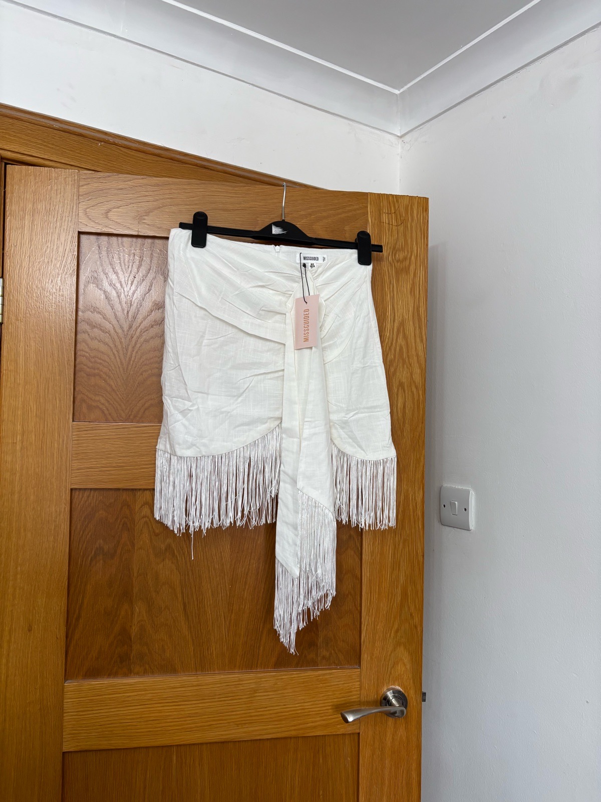 Missguided Linen Look Fringe Hem Mini Skirt Colour White Size 8