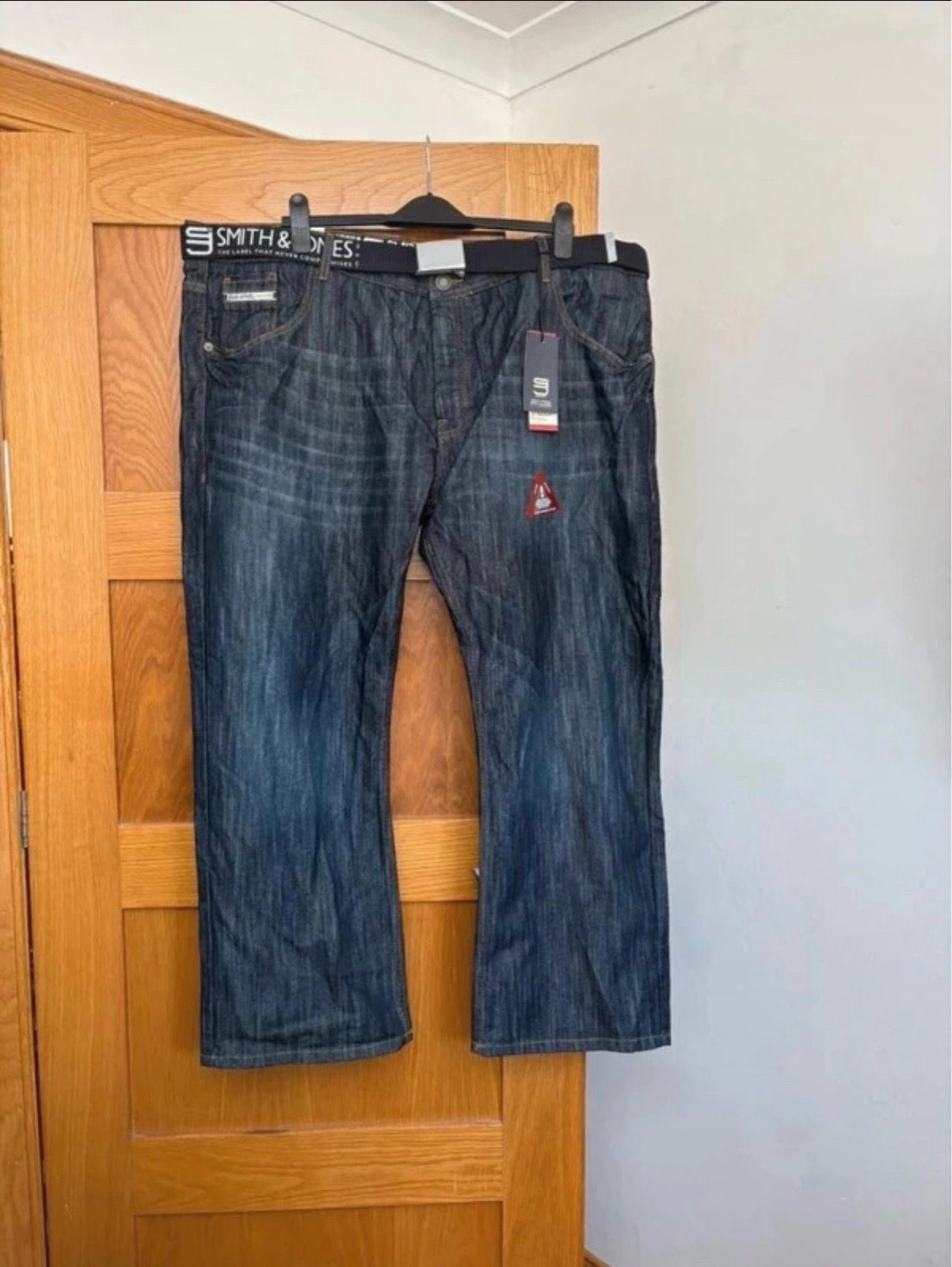 Smith & Jones Straight Fit Jeans With Belt Colour Furio Size 48W 30L