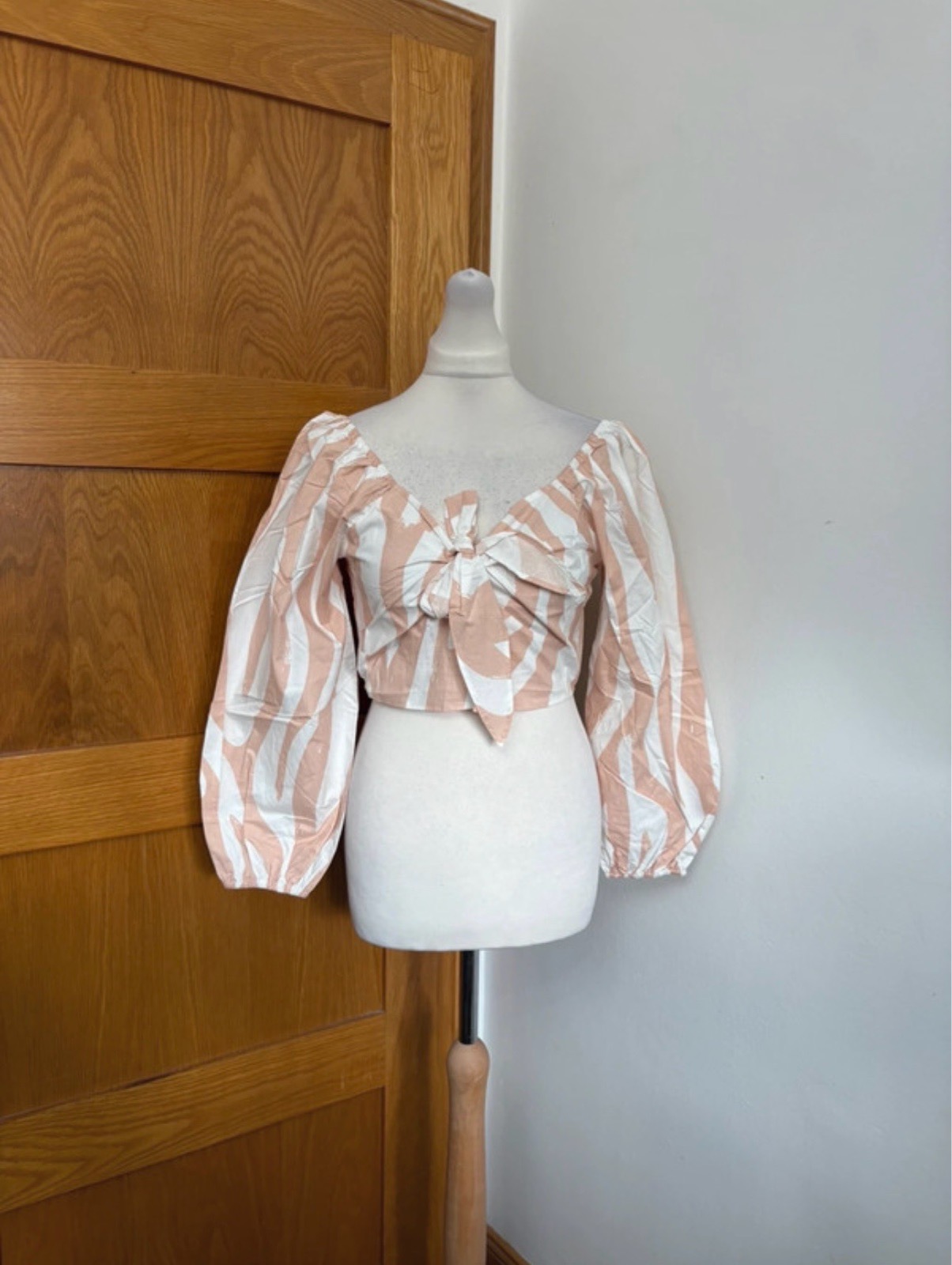 Influence 3/4 Sleeve Crop Top Colour Rose/ White Size 10