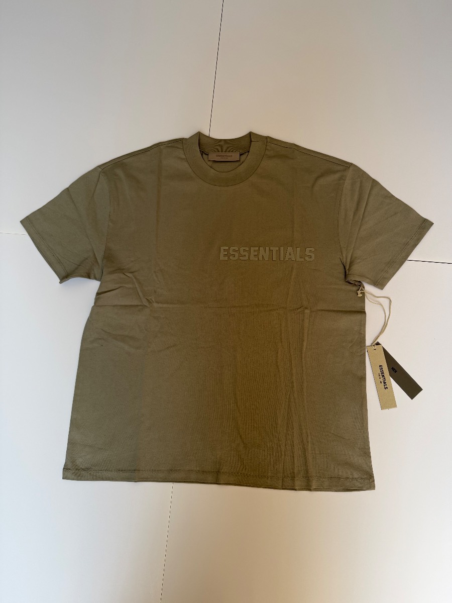 Essentials fear of god T-shirt size small