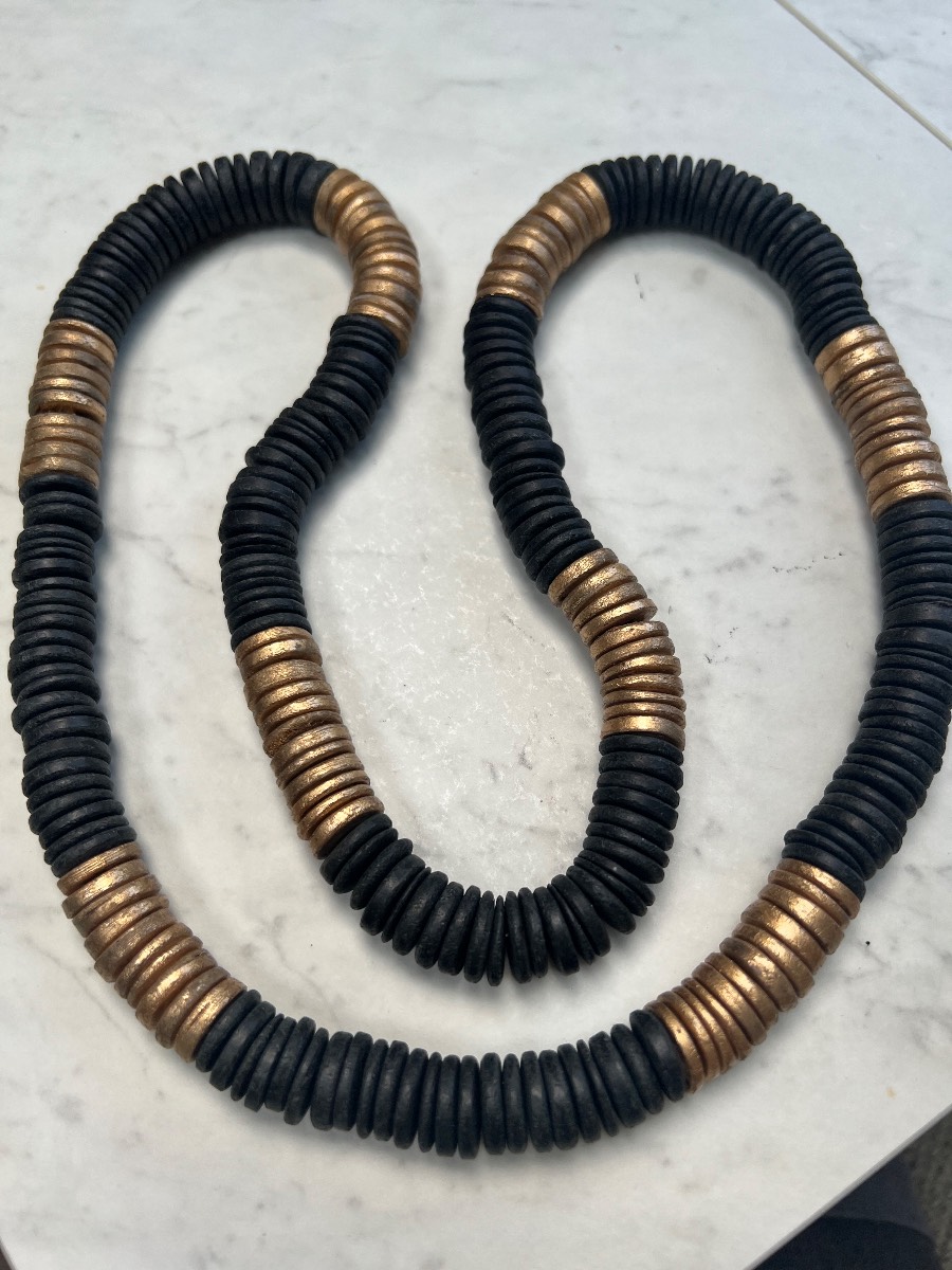 Stylish black and gold necklace