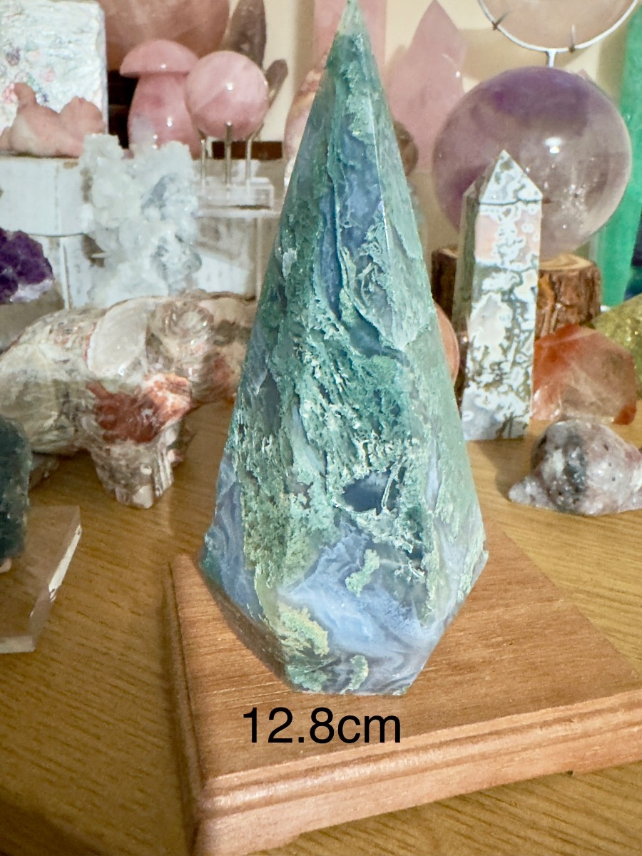 Blue and green moss agate point