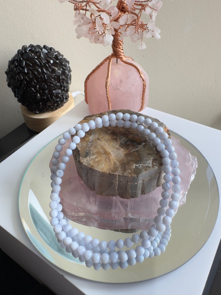 Blue lace agate bead bracelet
