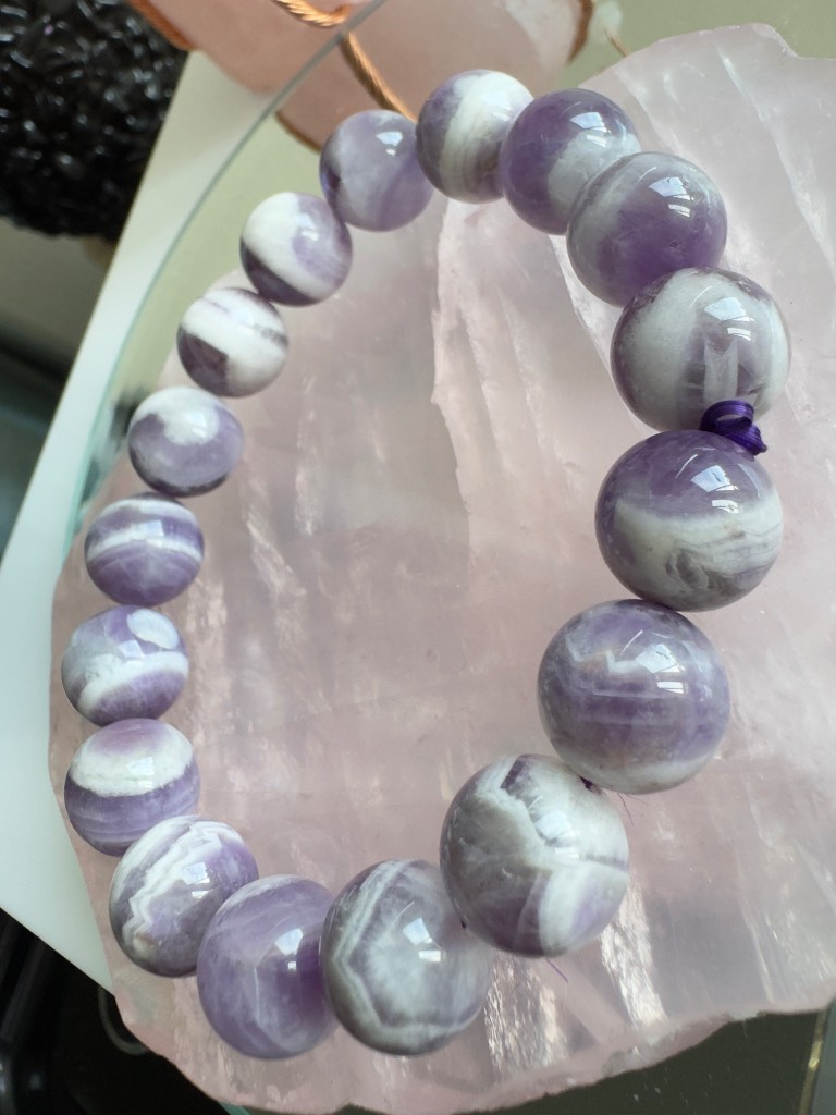 Dream/cheveron amethyst bead bracelet