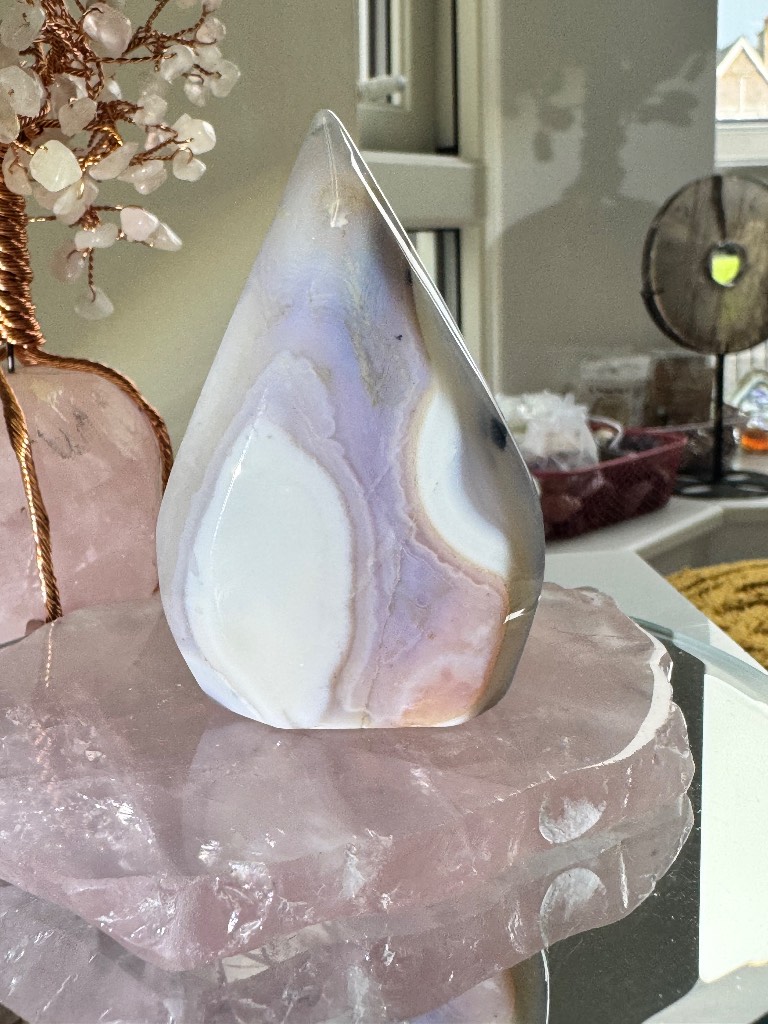 Pastel coloured agate tear