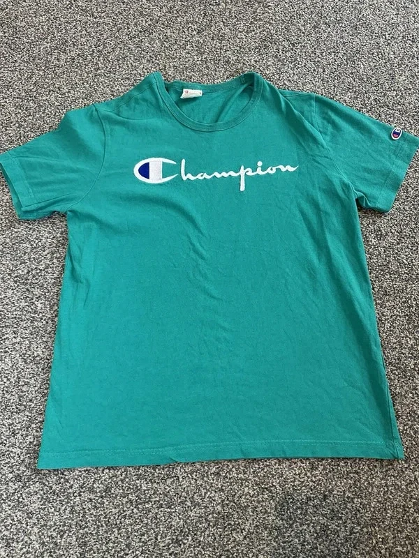 Champion green embroidered logo t-shirt size M streetwear skater retro 90s style