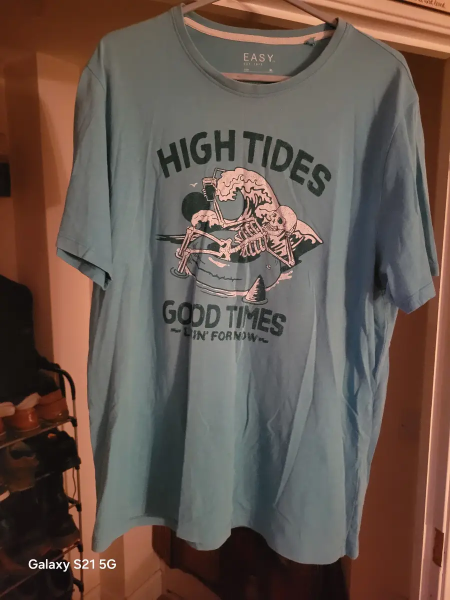 Men's t shirt