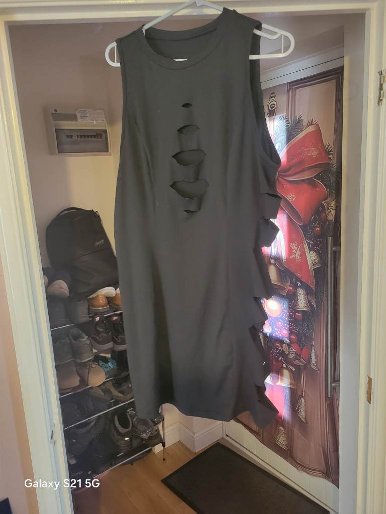 sleeveless cut out top