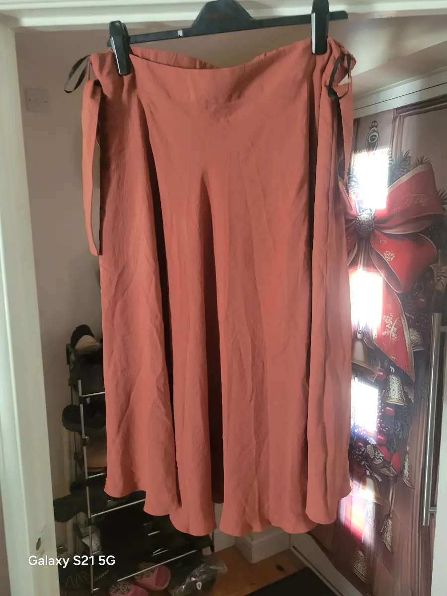 Womens burgundy skirt