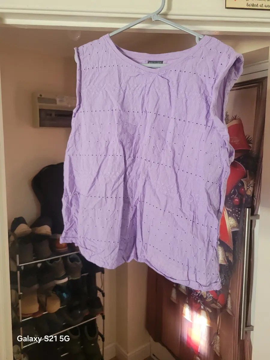 Women sleeveless t shirt