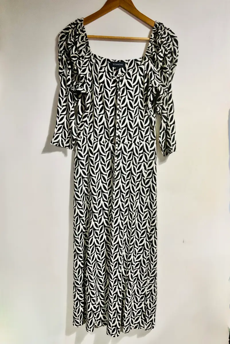 Sosander Monochrome Leaf Print Ruched Shoulder Midi Dress, Size-12