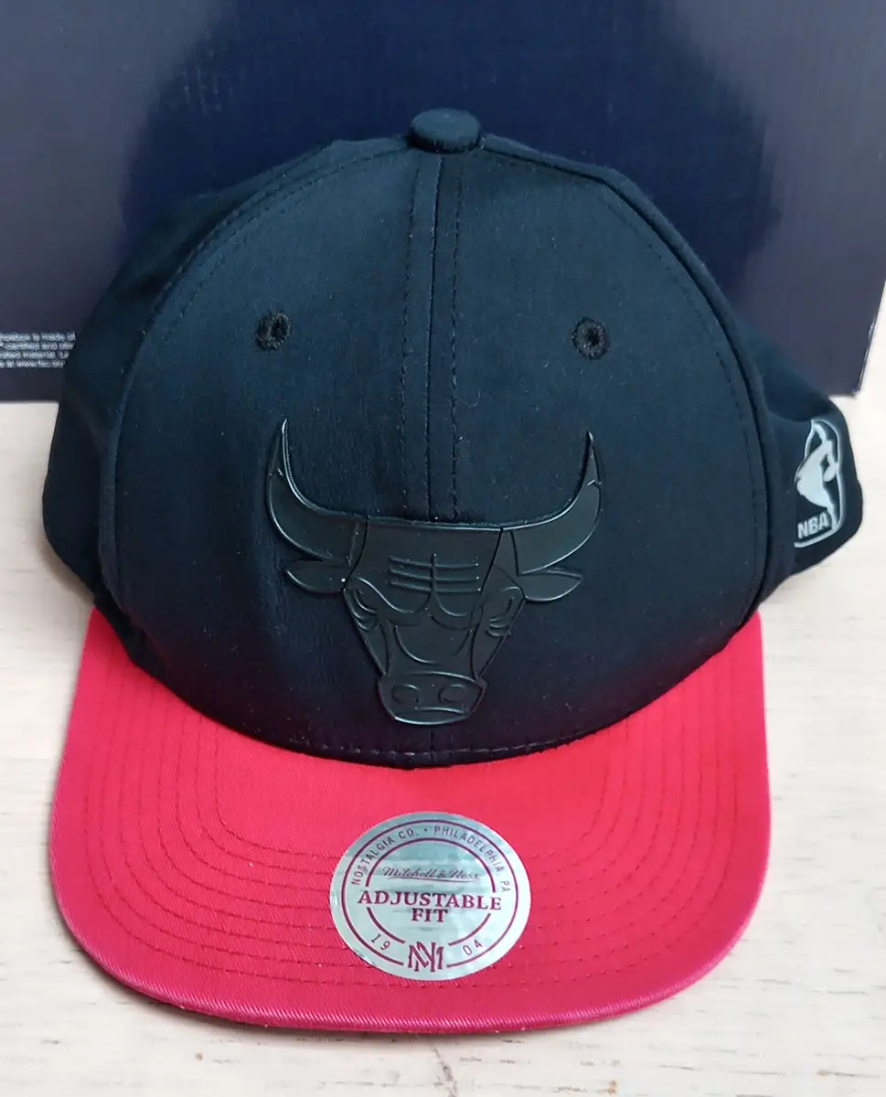 Mitchell & Ness Chicago Bulls NBA Snapback Cap Black Red Adjustable Hat Basketball