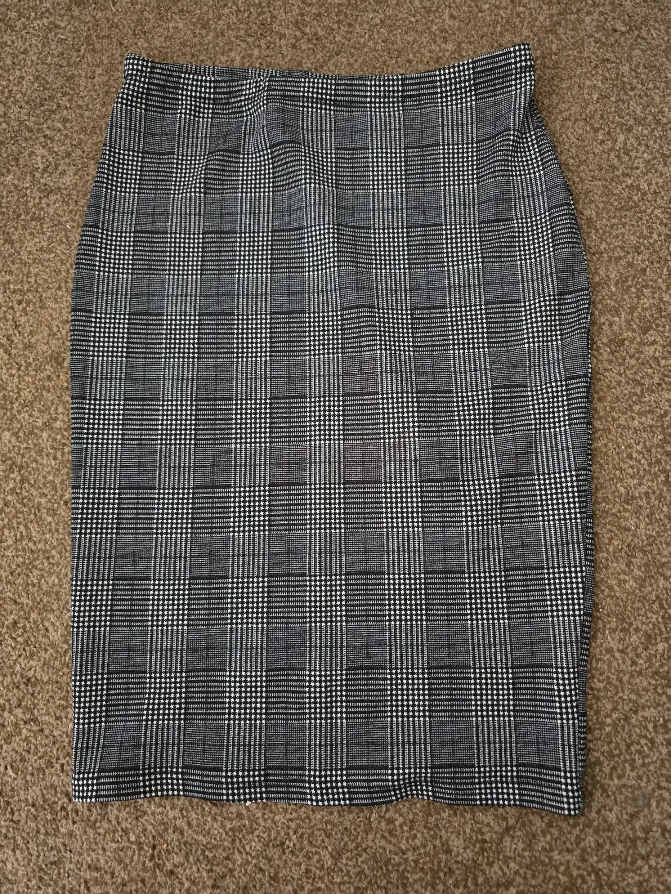 SHEIN Check Skirt – Large