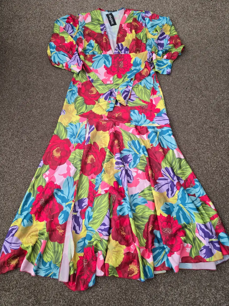 Boohoo Printed Satin Side Split Belted Maxi Dress – Size 16