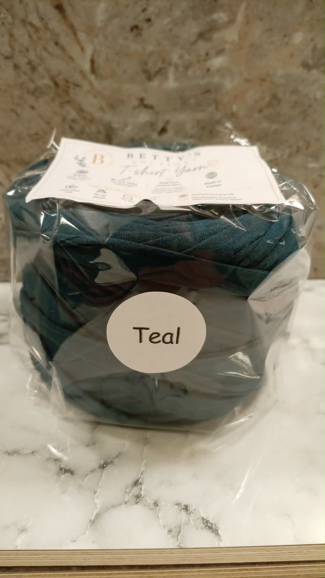 Teal T-shirt yarn 84m knitting crochet