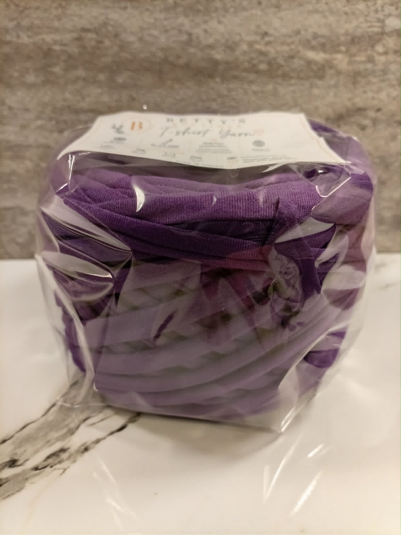 Purple T-shirt yarn 84m knitting crochet