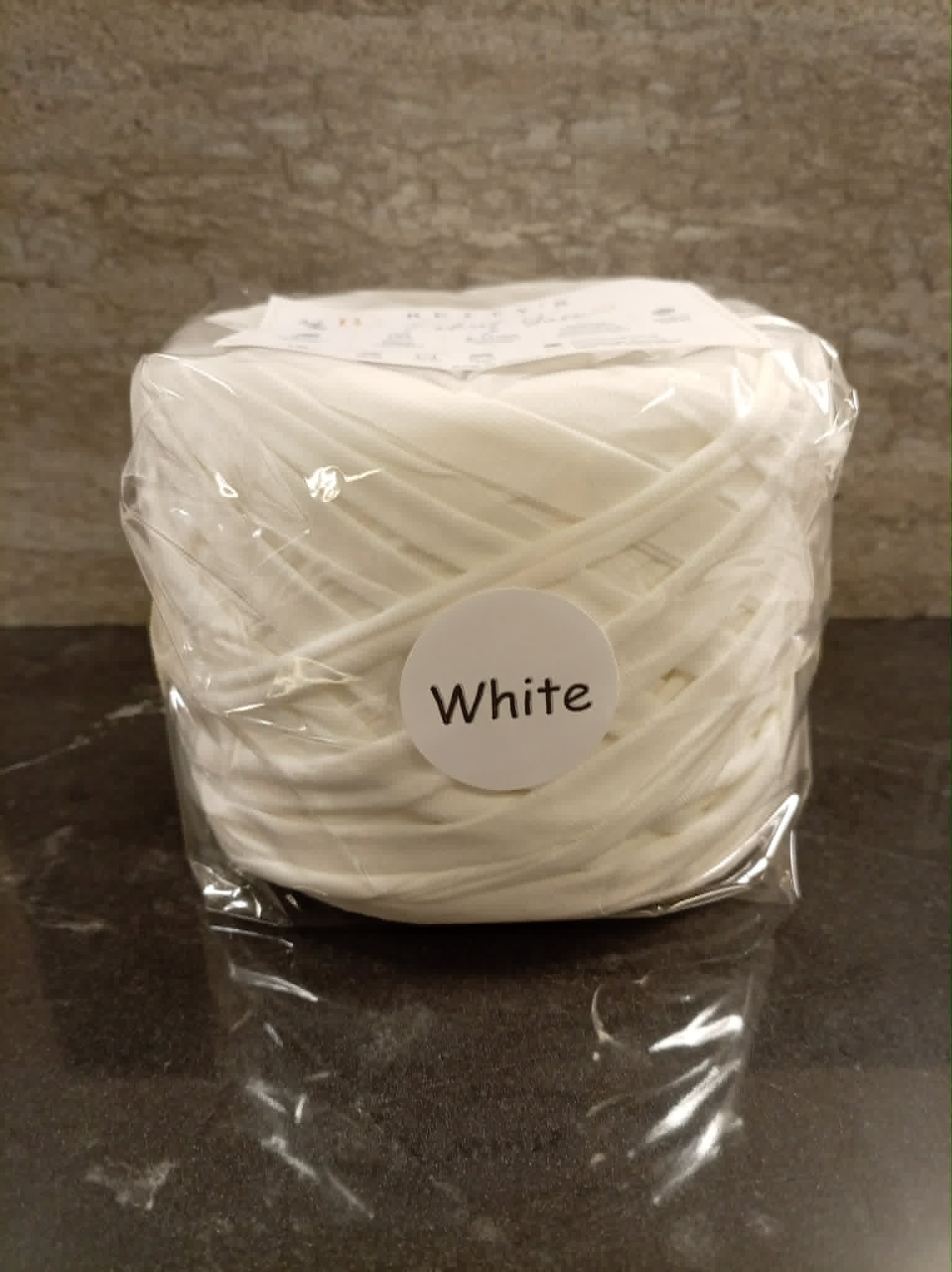 White T-shirt yarn 84m crochet knitting