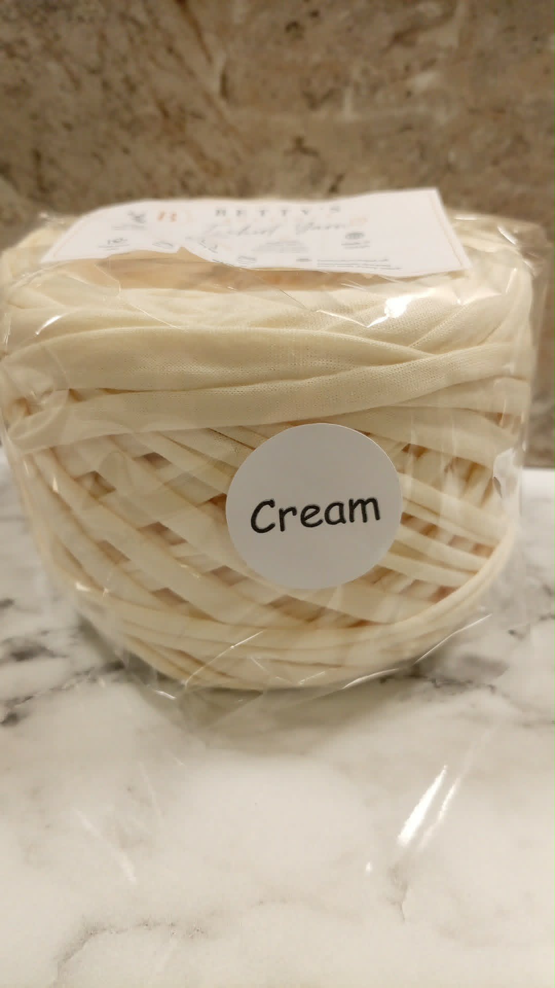 Cream Brand new T-shirt yarn 84m Crochet Knitting