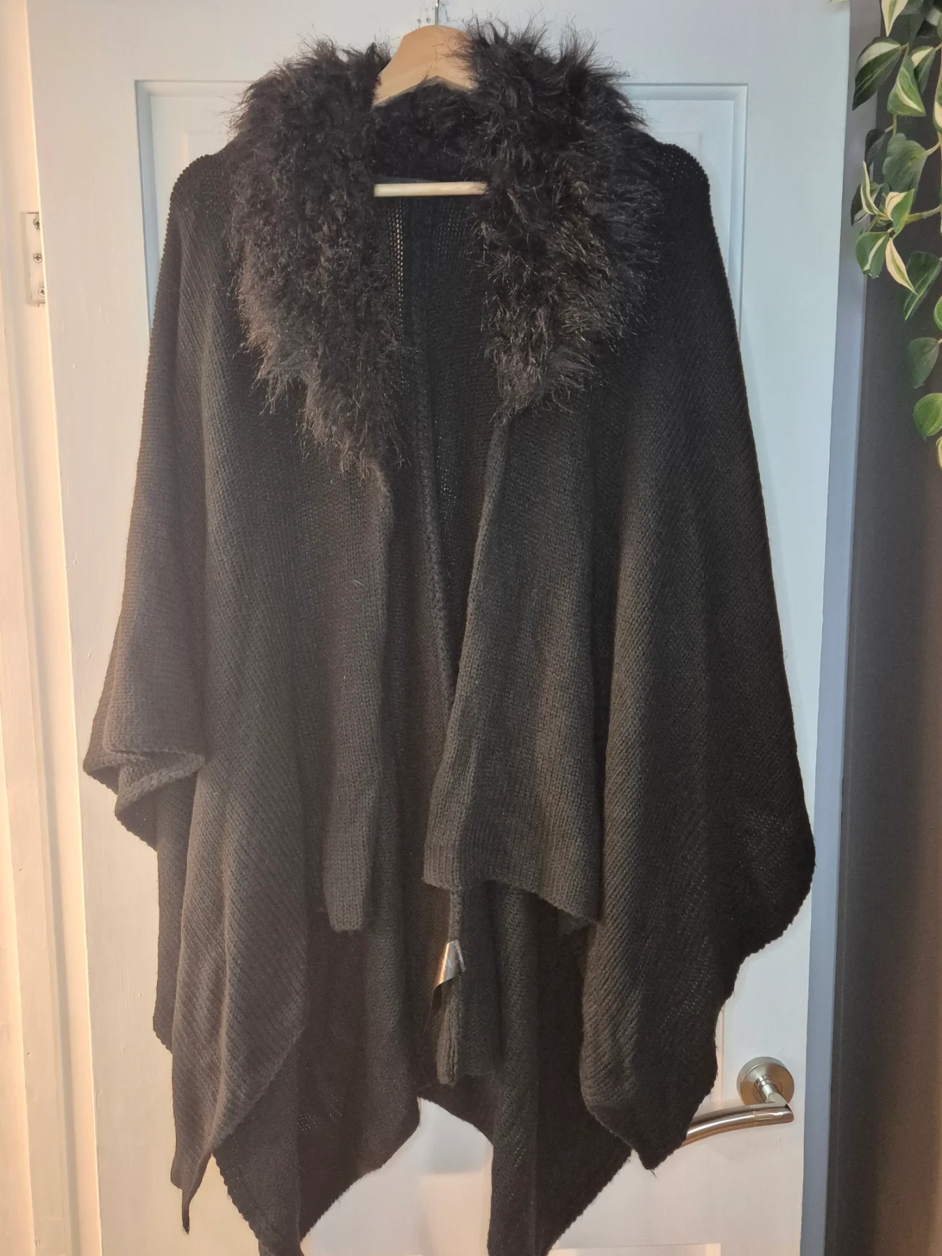 Black knit poncho cape one size faux fur collar